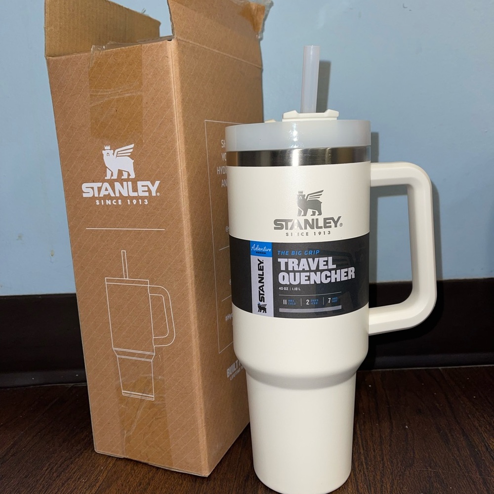 Stanley Adventure Quencher Travel Tumbler 40oz - Cream